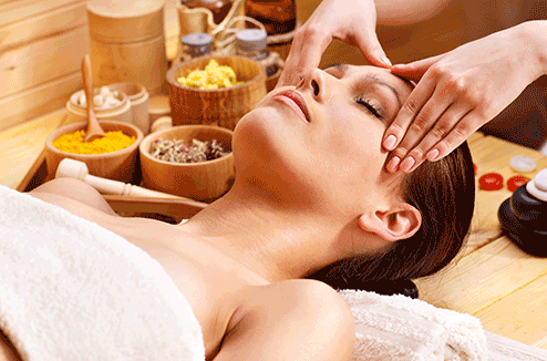 Massage anti-âge naturel : la tendance est au kobido !