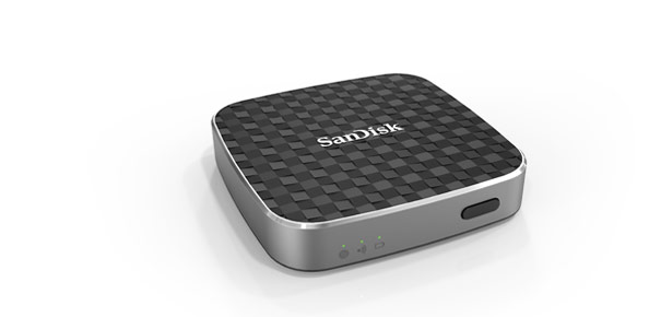 Le mini disque dur SanDisk tient dans la main et peut contenir jusqu'à 64 Go de données