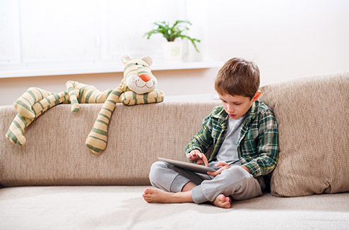 Écrans : 7 astuces pour faire (re)prendre un bon rythme à vos enfants 