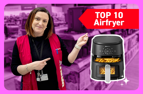 Vendeuse Darty montre un airfryer